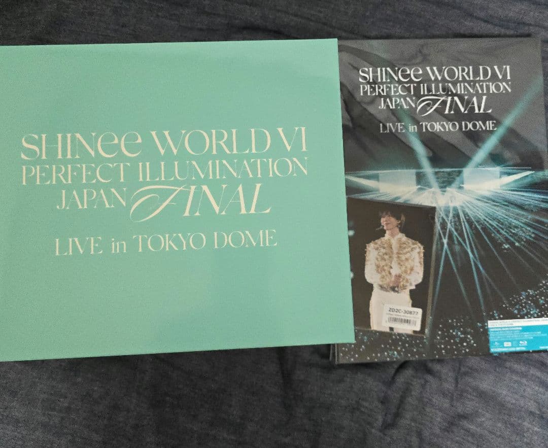 SHINee WORLD VI　Blu-ray　UNIVERSAL限定盤