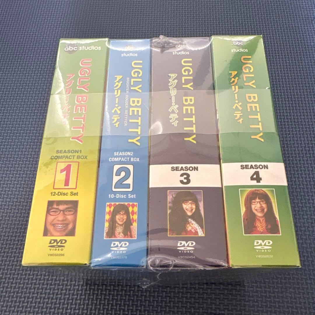 アグリ・ベティ コンパクトBOX 全巻セット (シーズン1-4) [DVD]