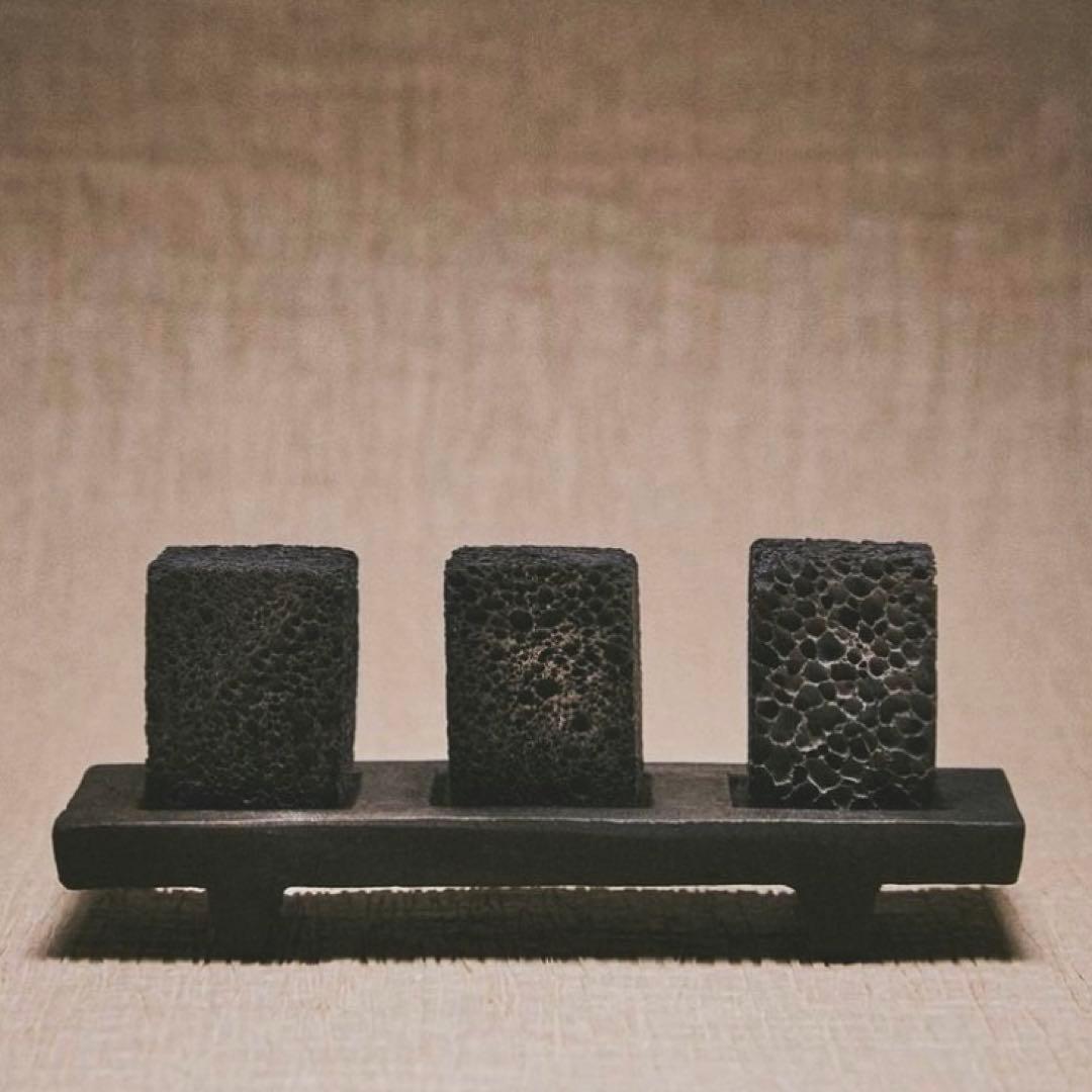 ZARA  溶岩石　スタンド付き アロマストーン　オイル