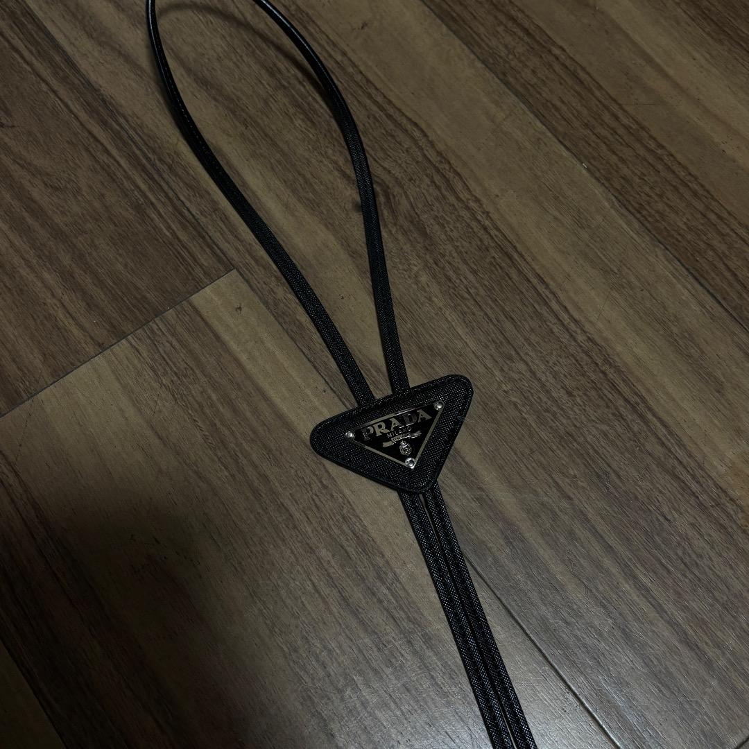 PRADA レザー ボウタイ