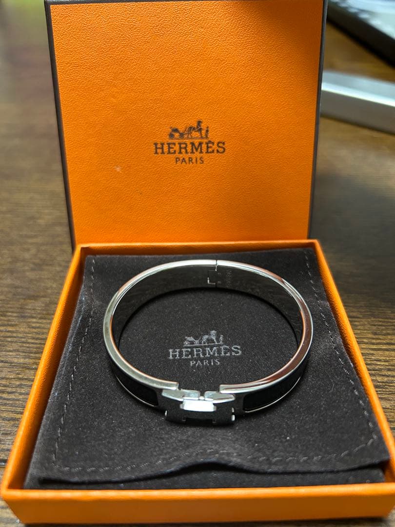 HERMES シルバー ブラック バングル