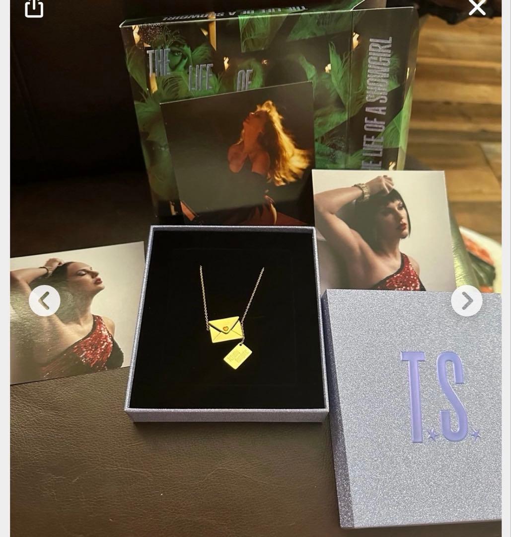 ☆The Life of a Showgirl US 限定 Deluxe CD