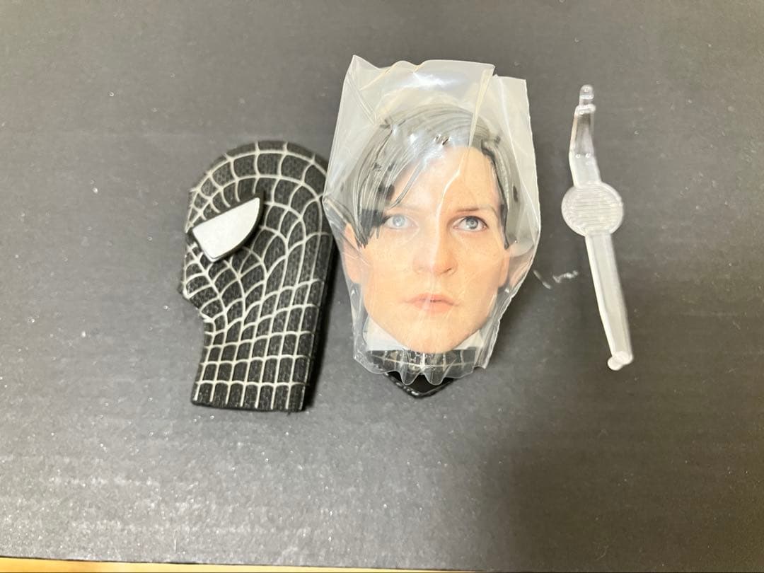 m*k様 300円スタート　ホットトイズ　スパイダーマン　ブラックスーツ　素顔ヘ