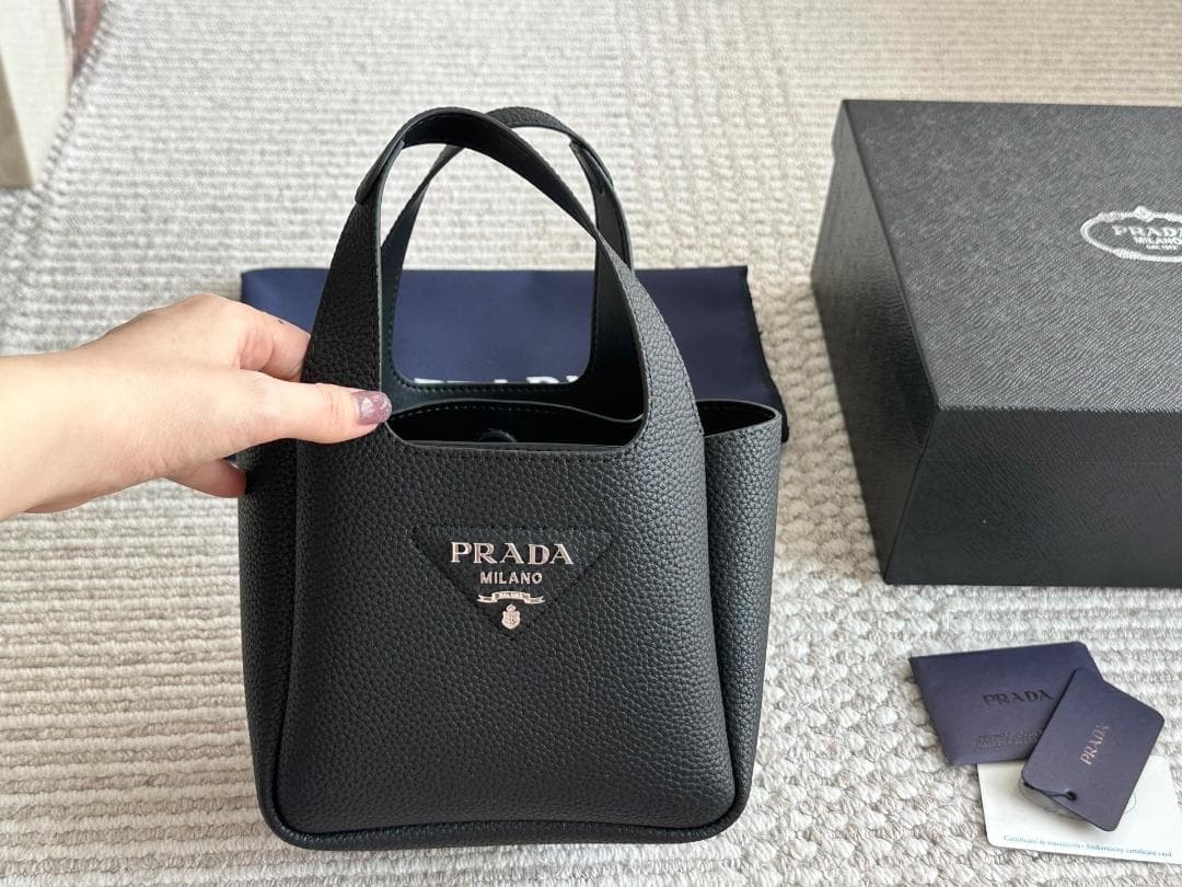 超美品ノベルティ　ハンドバッグ　ブラック　バッグ