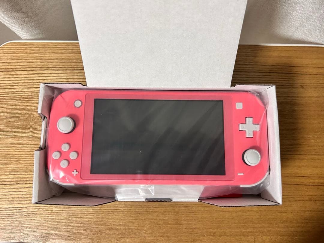 Nintendo Switch lite コーラル　ピンク　スイッチライト