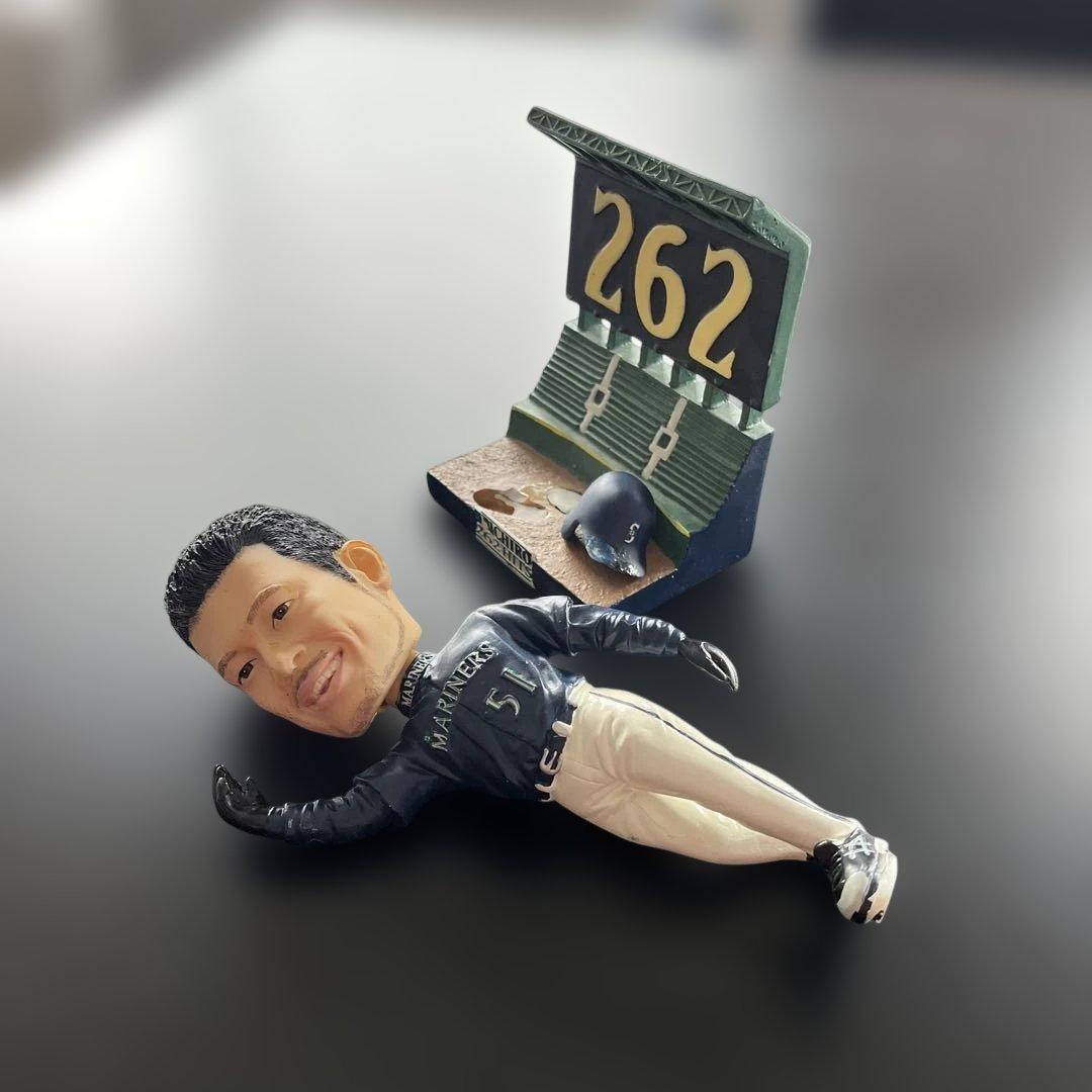 【非売品】【箱なし】【破損あり】イチロー シーズン最多安打262記念フィギュア