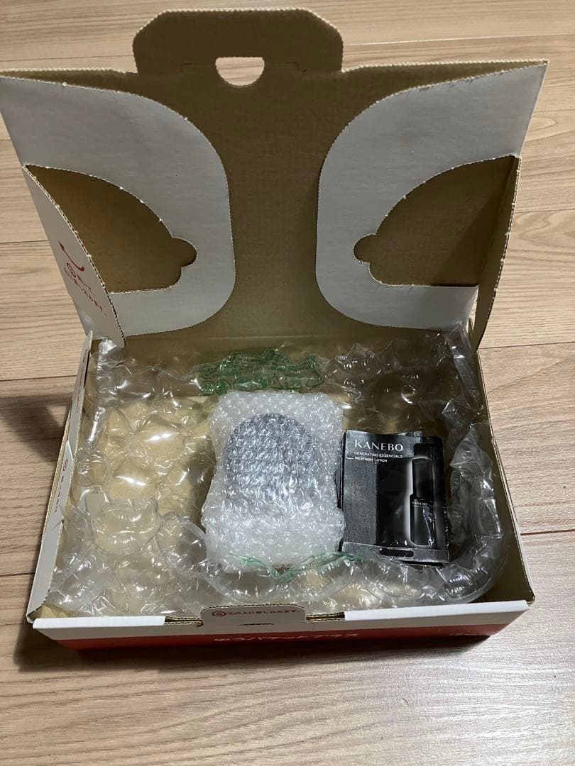 カネボウ　ライブリースキンウェアII　220 shell サンプル付き