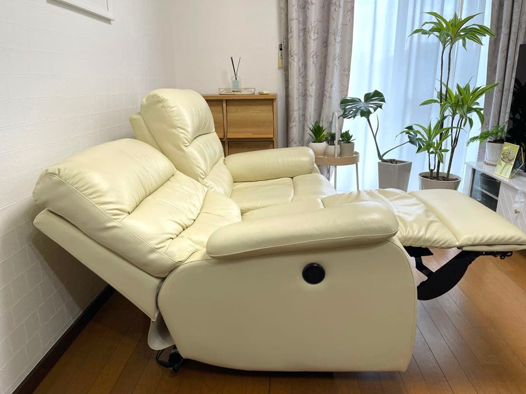 ニトリ　2人掛け　電動リクライニングソファ ベージュ　本革　〜8/16まで出品