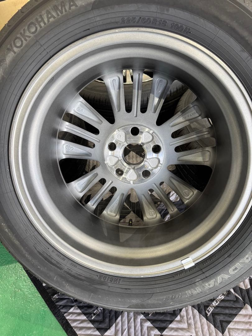 40アルファード新品外し18インチ 純正タイヤアルミホイールセット