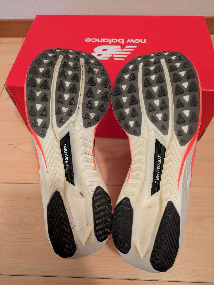 New Balance Fuelcell SC Elite 5 初期特典付き