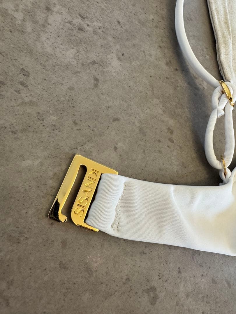 SISANDI UNDERWIRE トップのみ ポーチ付