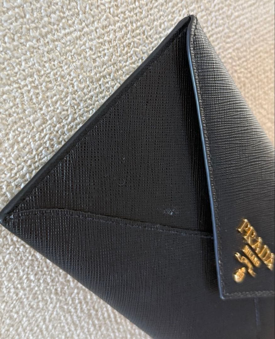 PRADA ブラックレザー 長財布