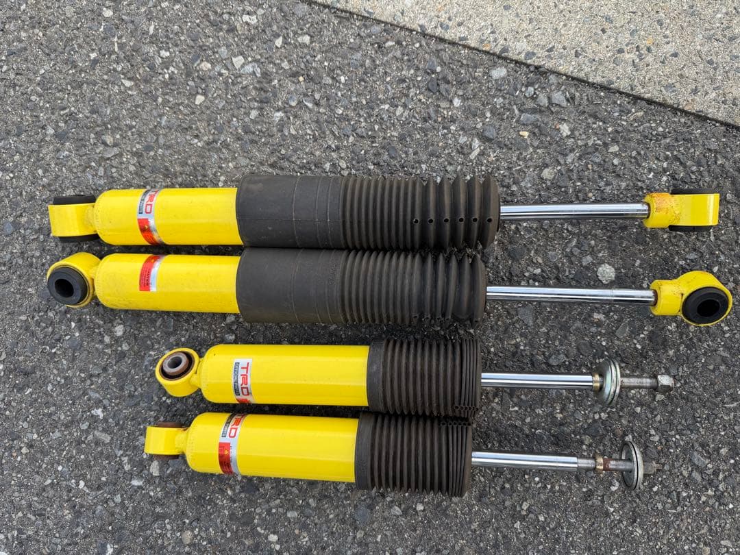TRD トヨタ 200系ハイエース ショックアブソーバー　2WD