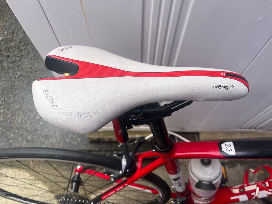 TREK ALPHA2.3 52cm レッド/ホワイト　アルミ