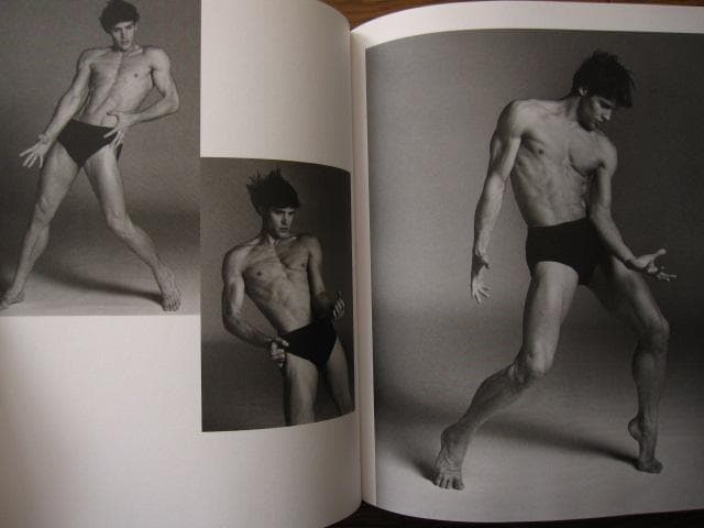 アート・デザイン・音楽 Roberto Bolle An Athlete in Tights