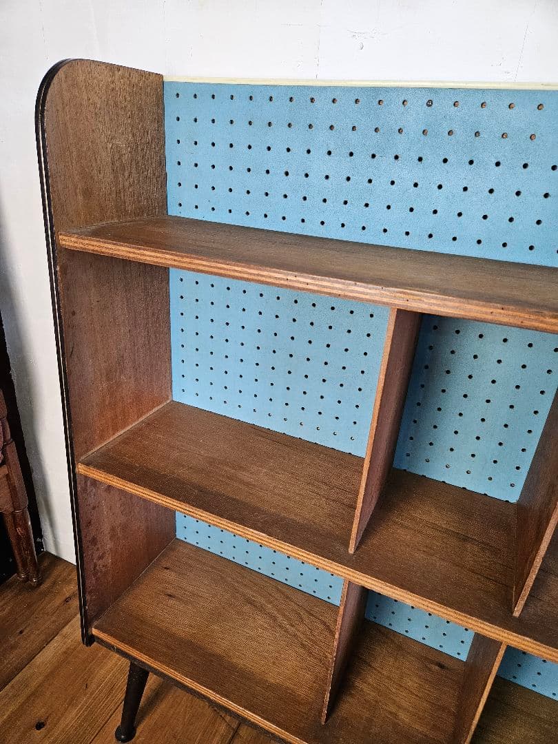 ジャパンヴィンテージ 昭和の古い飾り棚 ブックシェルフ 本棚 ラック 脚付き