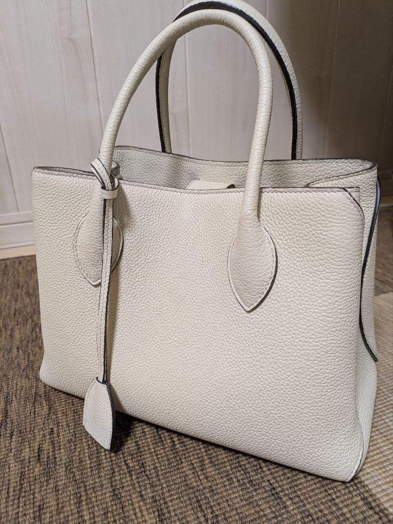 BONAVENTURA ミアトートアイボリー シュリンクレザー バッグ