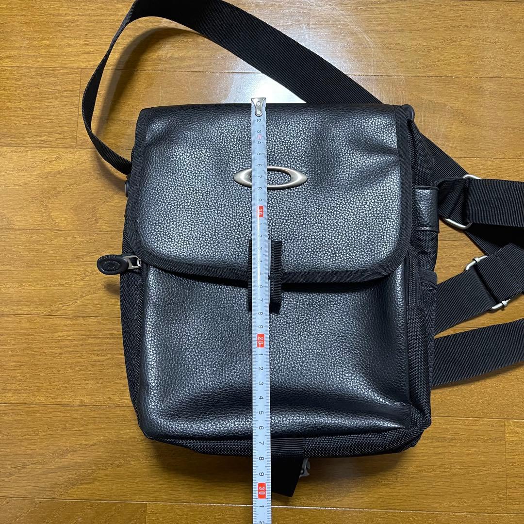 希少 正規品 OAKLEY オークリー ワンショルダーバッグ スリングバッグ