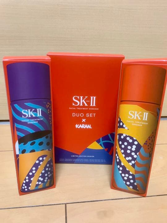 フェイシャルトリートメントエッセンスのKARANリミテッドエディション2本セット