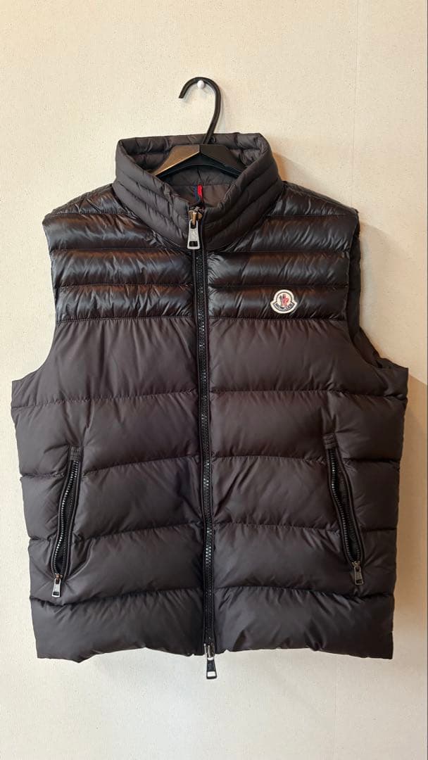 【TOM】MONCLER　ダウンベスト