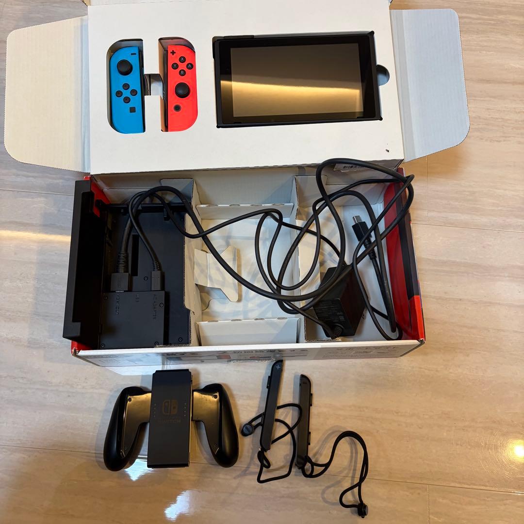 Nintendo Switch 本体 コントローラー３つおまけ