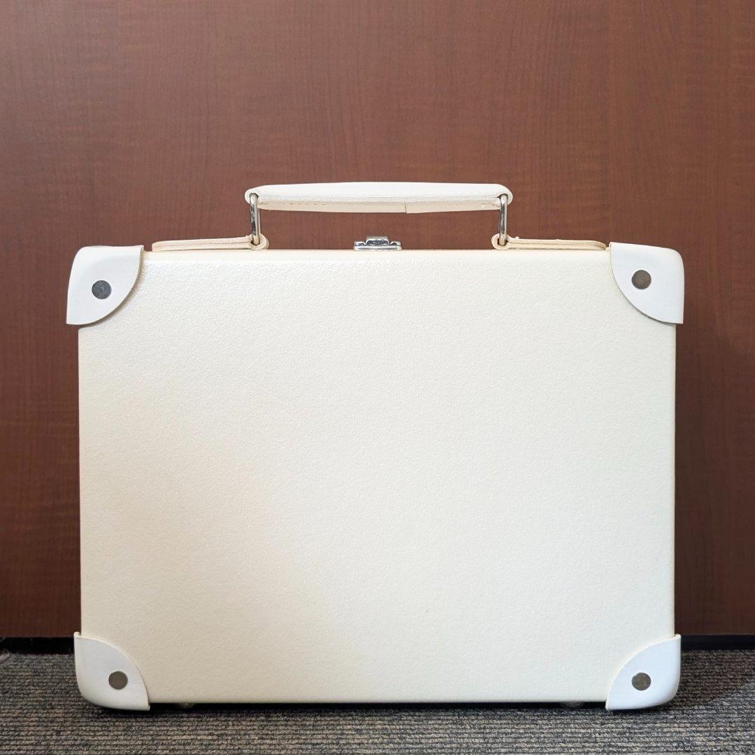 未使用★保証書付グローブトロッター『ホワイトスター』限定品／アタッシュケース新品