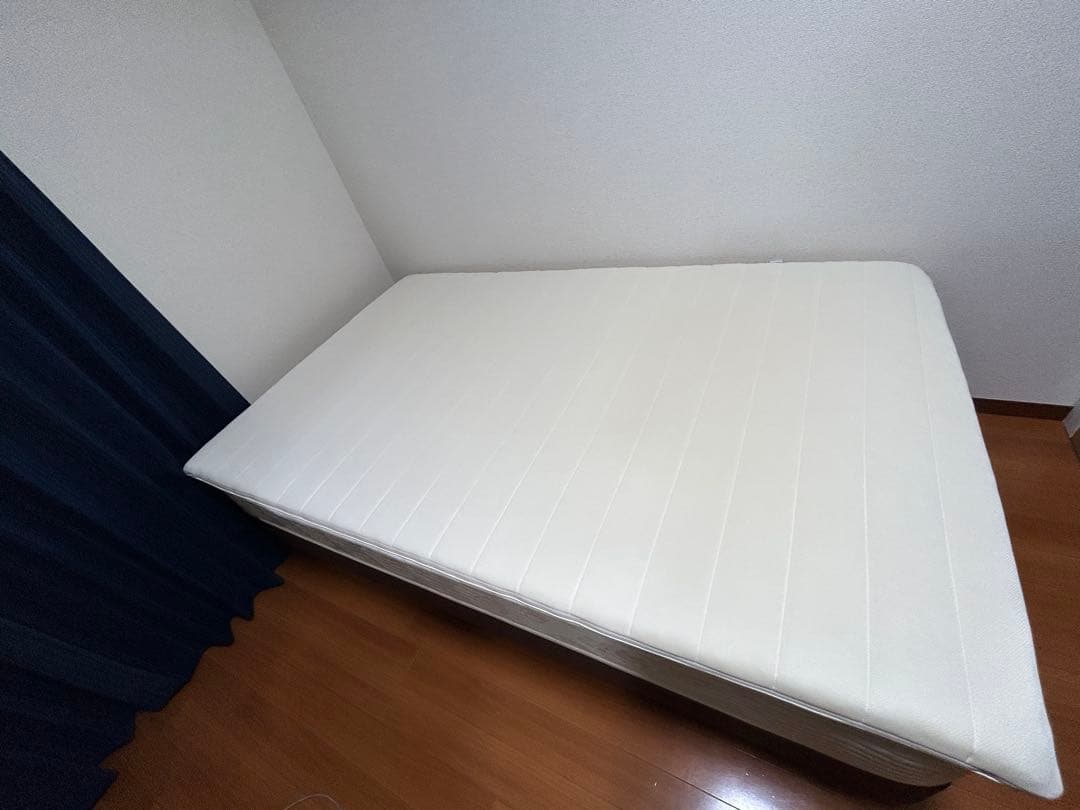 値下げしました！エアウィーヴ02 マットレス　セミダブル　美品！
