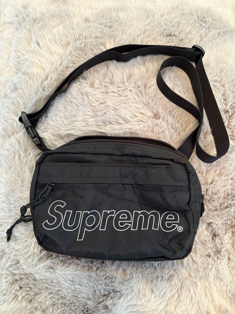Supreme BLACKショルダーバック