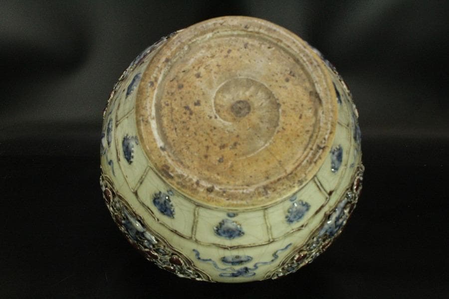 中国美術 纏枝蓮花貼 装飾 壷 高32cm(ZE729)