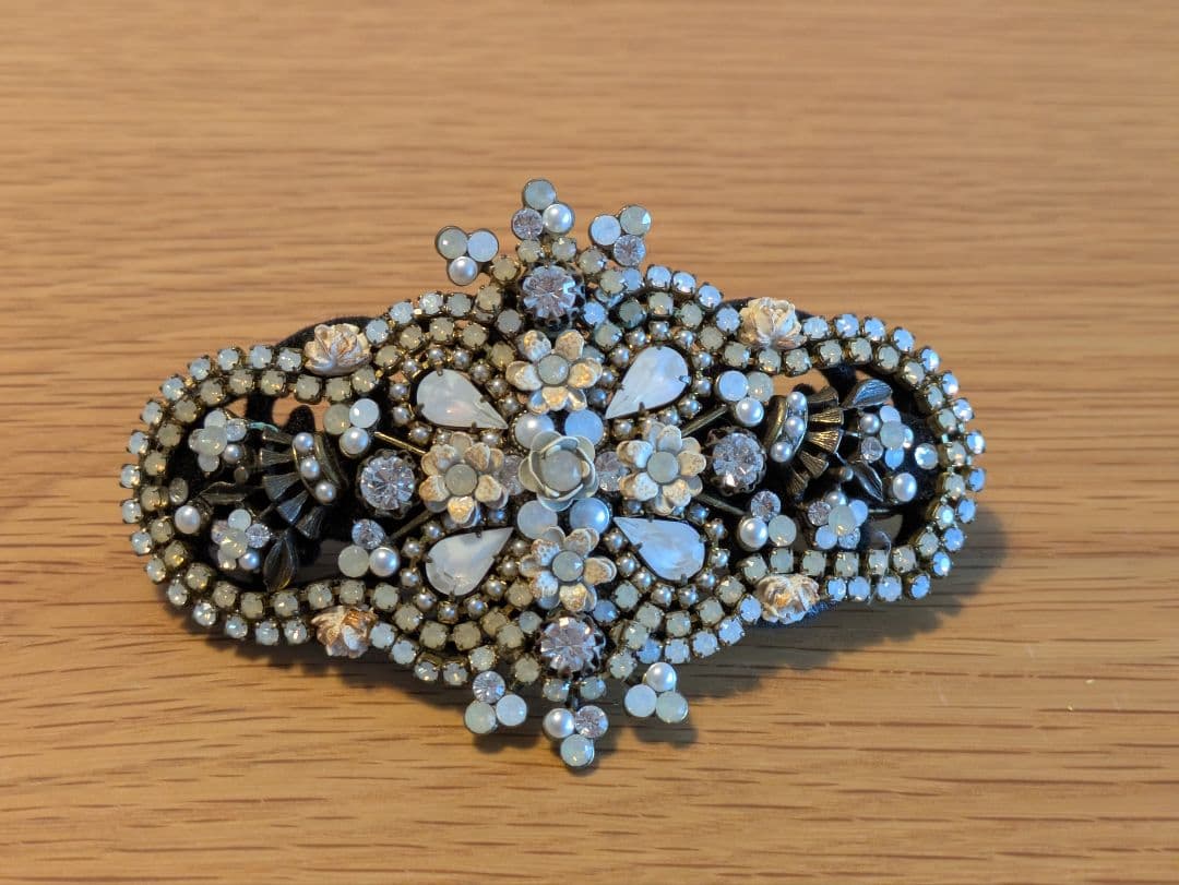 l*y様 ミハエルネグリン ヘアバレッタ