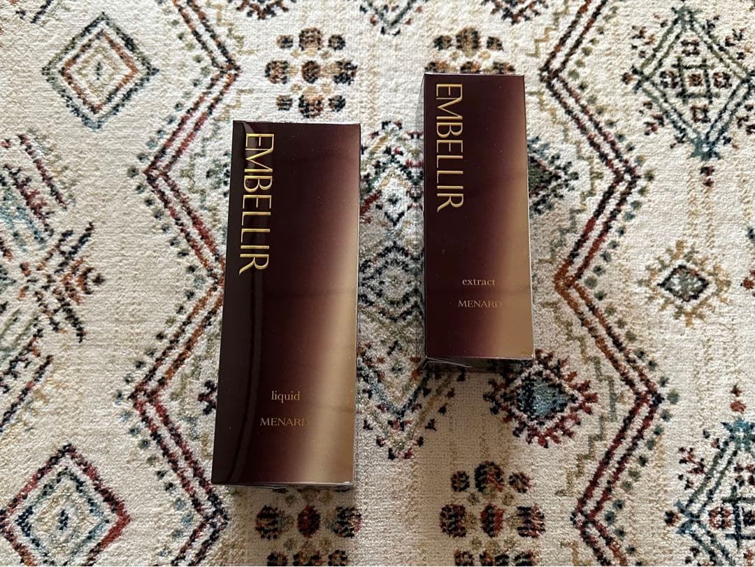 メナードエンベリエリクイド、エクストラクト