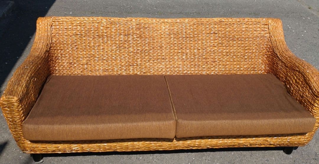 2〜3人掛けソファ ブラウンクッション　リゾート　バリ風　ウォーターヒヤシンス