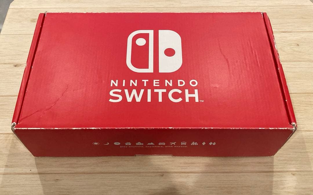 Nintendo Switch 本体＋Joy-Con（青・緑）、付属品
