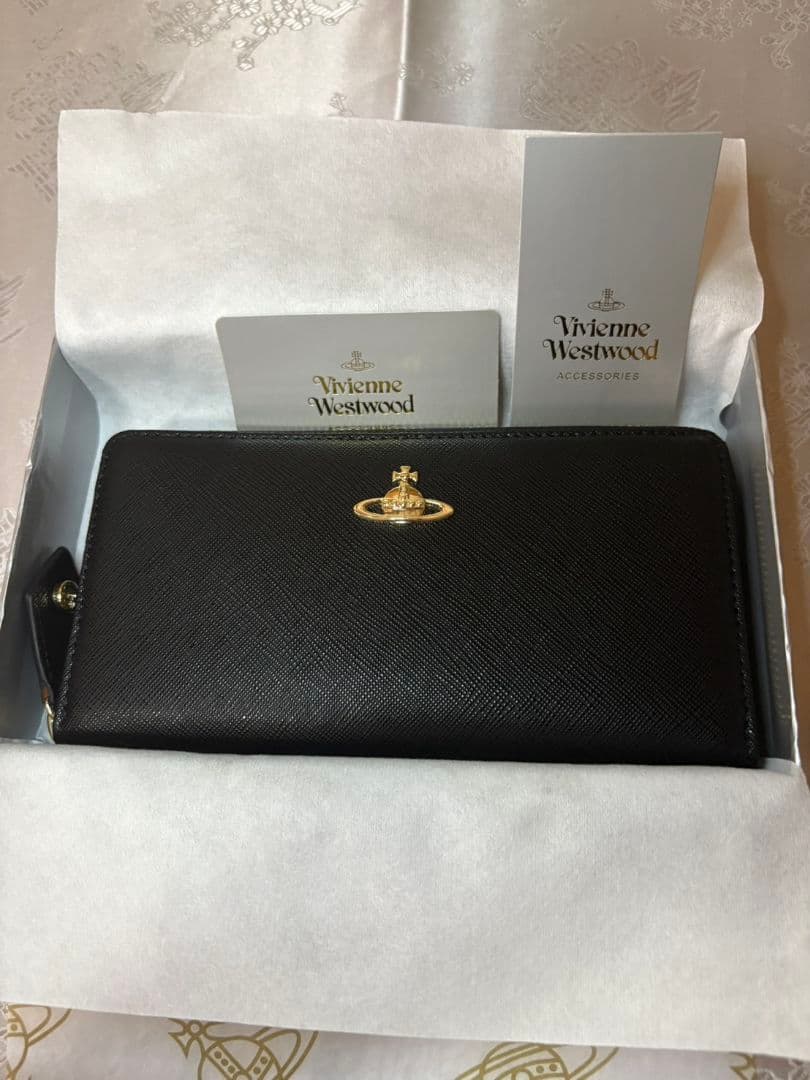 Vivienne Westwood ブラックラウンド、ファスナー長財布