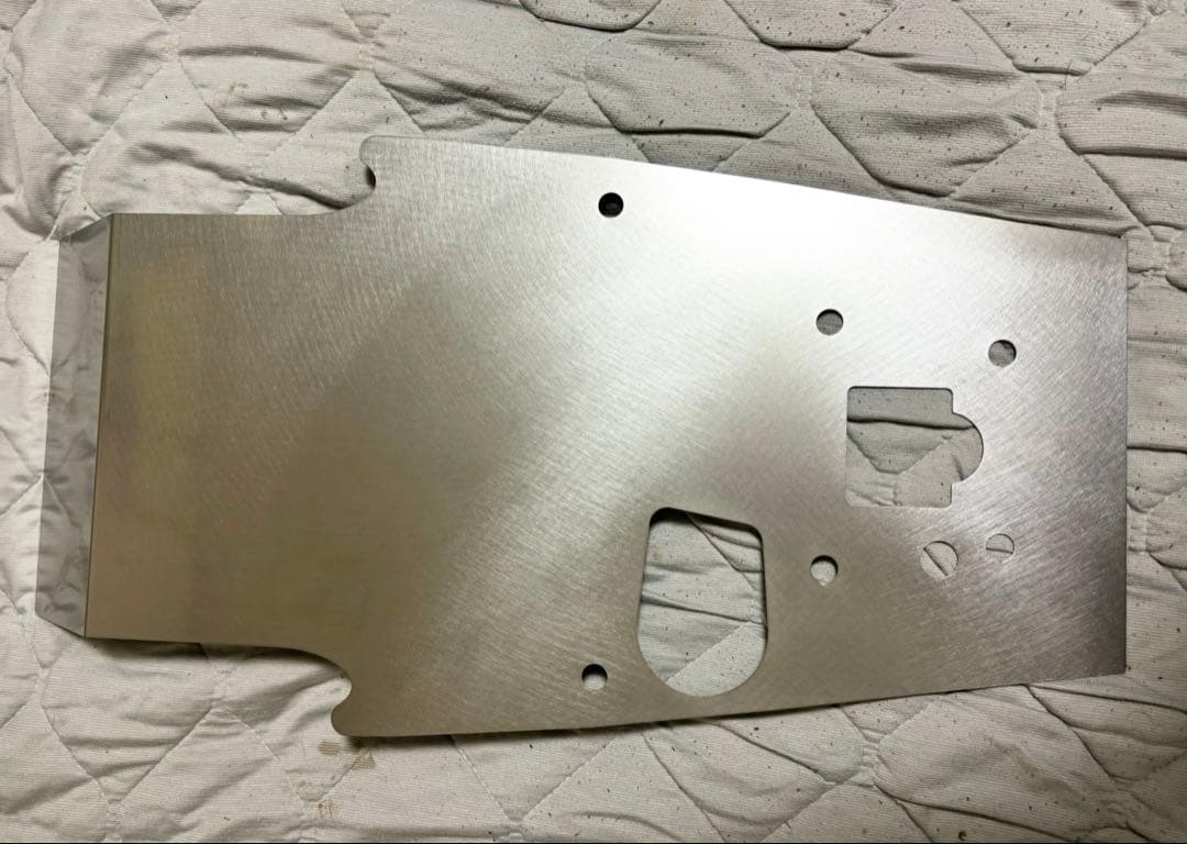 Z900RS用　リヤアンダーカバーポリッシュ　1点