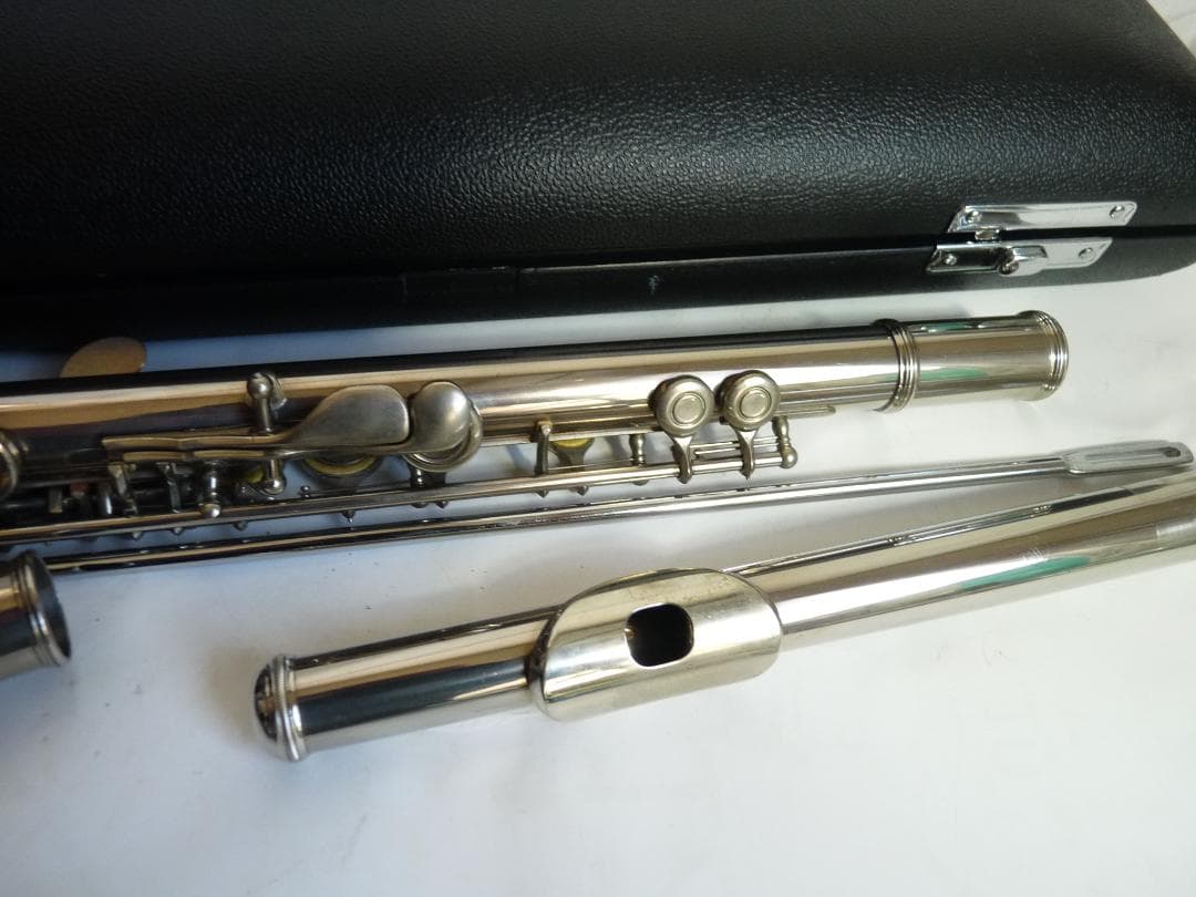 ヤマハ YFL-211 シルバーフルート 本体 ケース付き