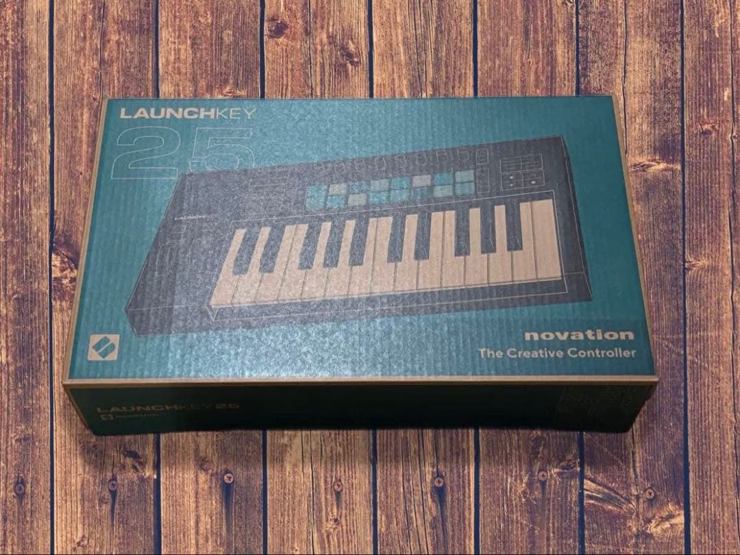 Novation Launchkey25ＭＫ4フルMIDIキーボード美品