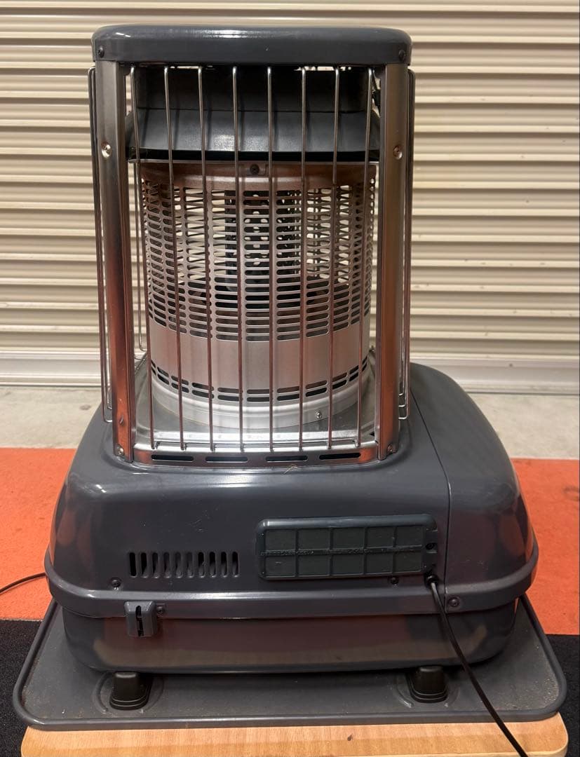 業務用　TOYOTOMI（トヨトミ）石油ストーブ　KF-19N