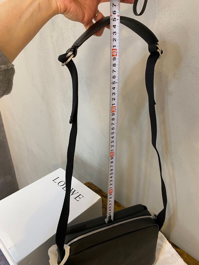 K*A様 ボディーバック　未使用　黒　ブラック　へいこう輸入