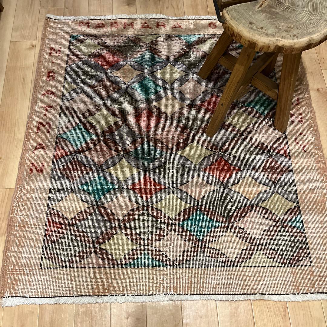 トルコヴィンテージラグ　正方形　110×104