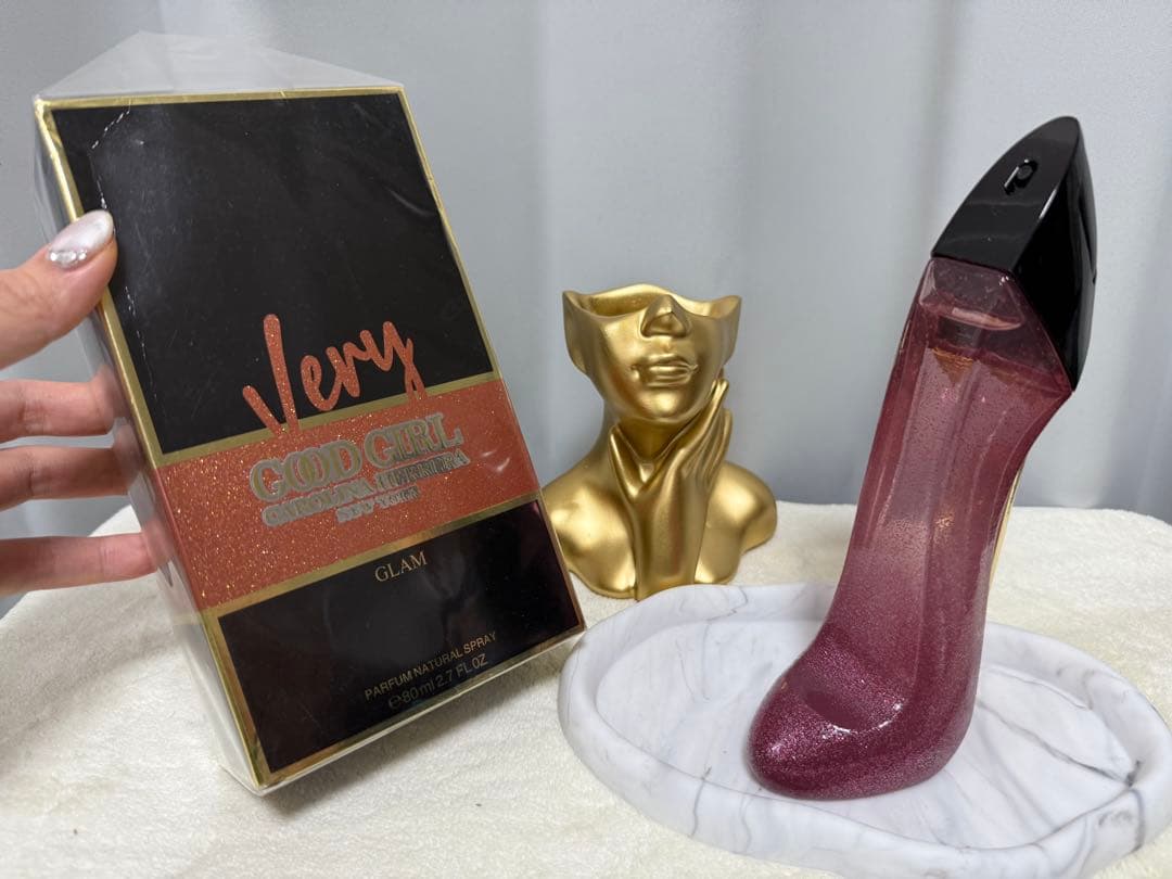 Very Good Girl Glam 香水