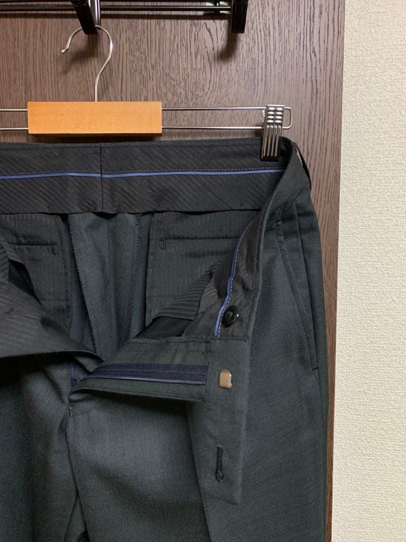 専用A6新品秋冬イタリアMARLANEウール100%オリーブ系3ピーススーツ小訳