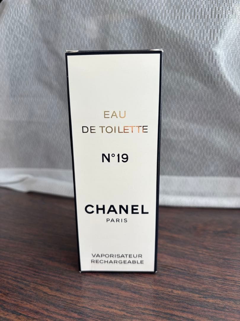 CHANEL Eau de Toilette N°19 100ml リフィラブル