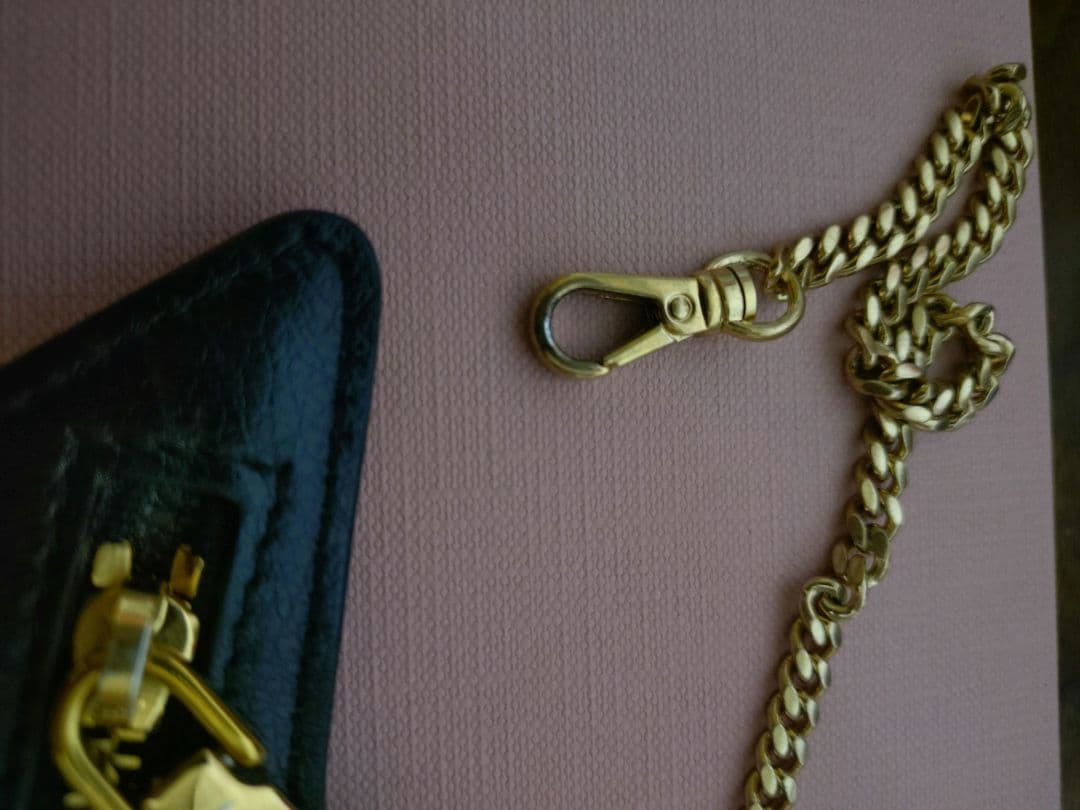 miu miu 星形チャーム 黒