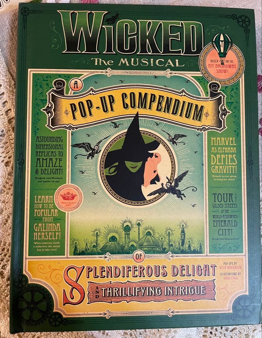 洋書 Wicked: The Musical Pop-Up Compendium