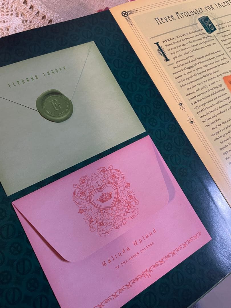 洋書 Wicked: The Musical Pop-Up Compendium