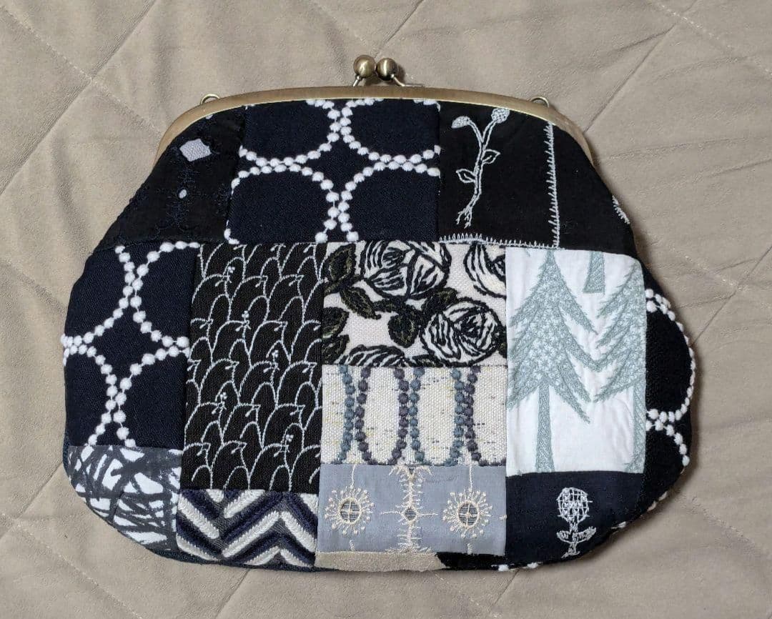 大人気作家さん　ミナペルホネン　ハンドメイド　大きながま口パッチワークバッグ