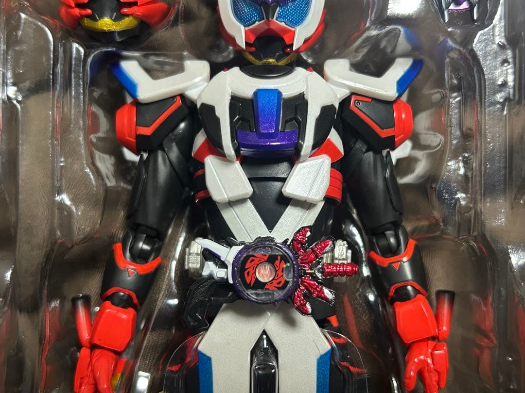 【中古品】フィギュアーツ 仮面ライダーギーツ レーザーブーストフォーム