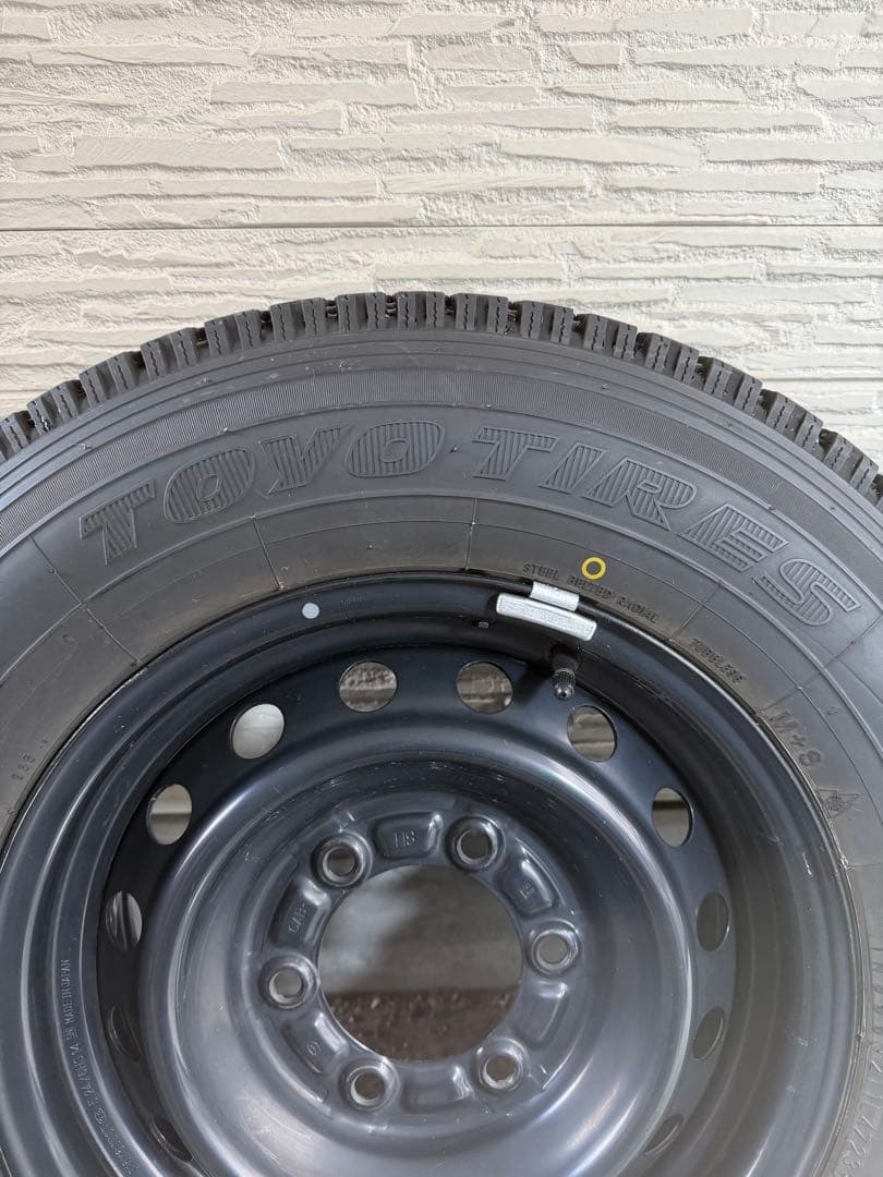 トーヨータイヤ 195-80R15 スタッドレスタイヤ 純正鉄ホイール付 4本