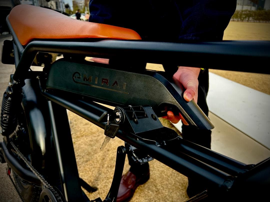 日本イープラスミライ電動アシスト自転車 ファットタイヤ 「RHINO」展示品限定